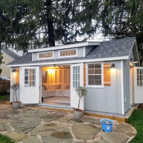 She Shed Exterior, Guest House Shed, Shed Guest House, Backyard Guest Houses, Small Backyard Design Layout, Shed Makeover, Pool Shed, Small Backyard Design Ideas, Shed Office