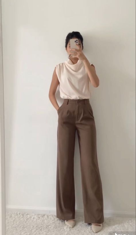 Corprate Girl Outfit, Bank Teller Outfit Work Attire, Law Women Outfit, Professional Aesthetic Outfit, Jewel Tone Work Outfit, Smart Wear Women, Cool Girl Business Casual, Professional Outfit Women, Business Professional Aesthetic