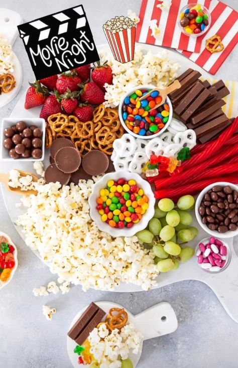 #Herbs&EdibleFlowers Popcorn Charcuterie Board, Popcorn Board, Board Snacks, Popcorn Containers, Candy Board, Snacks Candy, Grazing Board, Candy Popcorn, Movie Snacks