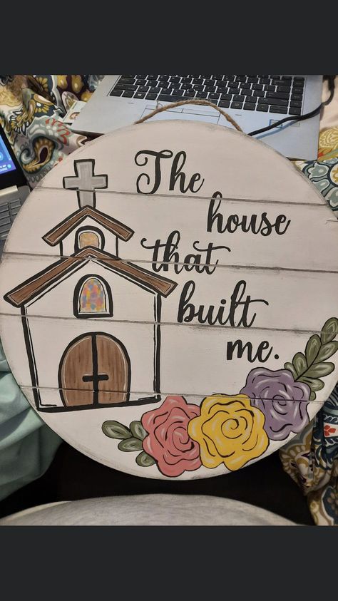 Door Hanger Business, Christian Door Hanger, Round Wood Painting Ideas, Religious Door Hangers, Christian Door Hangers, Door Entrance Decor, Painted Door Hangers, Boho Signs, Circle Signs