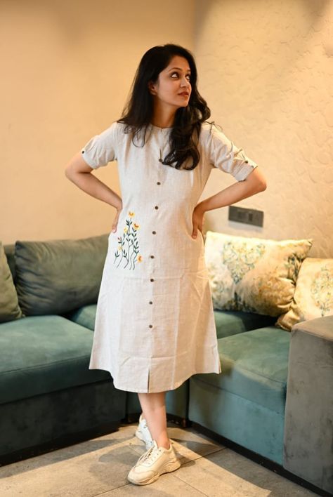 Dresses Cotton Frocks For Women, Cotton Dress Pattern, Simple Frock Design, Stylish Kurtis Design, Simple Frocks, Casual Frocks, Simple Kurta Designs, Beautiful Casual Dresses, Simple Kurti Designs