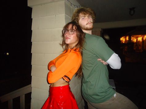 scoobydoo shaggy velma halloween halloweencostume costume couple love couplescostume halloweencouple costumeinspo velmacostume shaggycostume couplecostume Couple Halloween Costumes Velma And Shaggy, 90s Cartoon Couples, Ginger And Brunette Couple Costumes, Velma Costume Aesthetic, Shaggy Velma Costume, Velma Shaggy Costume, Shaggy And Velma Costume Couple, Velma And Shaggy Costume Couple, Velma And Shaggy Costume