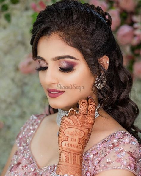 Smokey Eye Makeup Ideas For Brides Other Than Black! | ShaadiSaga Mauve Smokey Eye, Bridal Face Makeup, Pink Dress Makeup, Bride Eye Makeup, Bridal Makeup Pictures, Marriage Makeup, Simple Bridal Makeup, Bride Makeup Natural, Smokey Eye Makeup Ideas