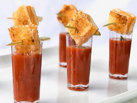 BAKED Grilled Cheese Sticks Appetizer (w/ Tomato Soup Shooter) - Aleka's Get-Together Tomato Soup Shooters, Grilled Cheese Sticks, Mini Grilled Cheese, Baked Grilled Cheese, Bite Size Appetizers Easy, Soup Shots, Soup Shooters, Tomato Soup Grilled Cheese, Perfect Grilled Cheese