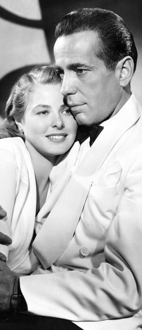 Humphrey Bogart & Ingrid Bergman in "Casablanca", 1942 Casablanca Movie, Klasik Hollywood, Casablanca 1942, Ali Mcgraw, Bogart And Bacall, Stars D'hollywood, Septième Art, Romantic Films, Ingrid Bergman