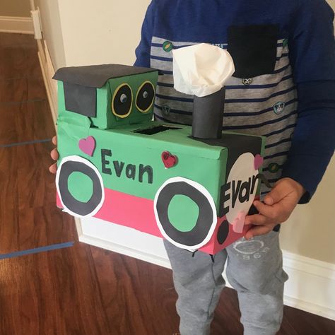 Train Valentines Day Box Ideas, Train Valentines Boxes, Train Valentine Box Ideas, Valentine Box Boys, Cardboard Box Costume, Shoebox Float, Unique Valentine Box Ideas, Train Valentine, Valentine Box Ideas