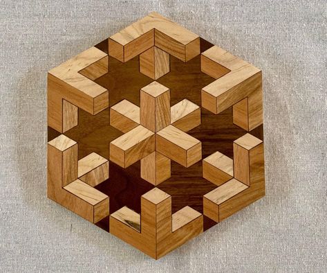 Wood Quilt Block, Wood Art Diy, 3d Optical Illusions, Woodwork Projects, Scroll Saw Patterns Free, Wood Wall Art Diy, Diy Wooden Projects, Wood Shop Projects, Wood Turning Projects