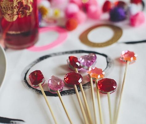 30 DIY Ways to Decorate Your Drink Stirrers • Cool Crafts Stirrers Diy, Diy Drink Stirrers, Heart Straws, Cool Crafts, Cocktail Stirrers, Watermelon Drink, Alice In Wonderland Tea Party Birthday, Cocktail Coffee, Inspired By Charm