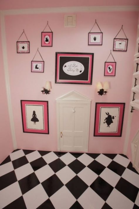 Alice in Wonderland nursery ideas - Alice-in-Wonderland.net blog Alice In Wonderland Bedroom, Wonderland Nursery, Wonderland Room, Casa Disney, Alice In Wonderland Room, Mad Hatters, Alice In Wonderland Theme, Alice In Wonderland Tea Party, Alice In Wonderland Party