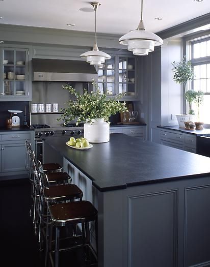 black honed counter, painted grey cabinets. designer unknown Popular Kitchen Colors, Steven Gambrel, Light Grey Kitchen Cabinets, Light Grey Kitchens, Серая Кухня, Grey Kitchen Designs, Dark Grey Kitchen, Dark Countertops, Country Kitchen Designs