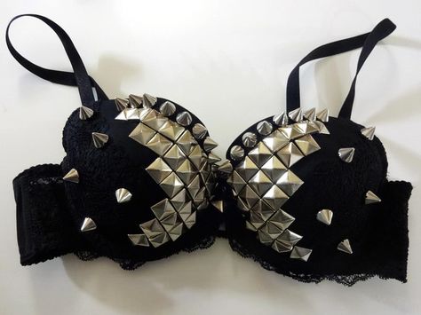 Custom studded bra from Made by Royal http://www.facebook.com/madebyroyal Studded Bra, Fit Inspo, Fitness Inspo, Festival Bra, Custom Clothes, Different Styles, Fashion Backpack, Lookbook, Fashion Inspo