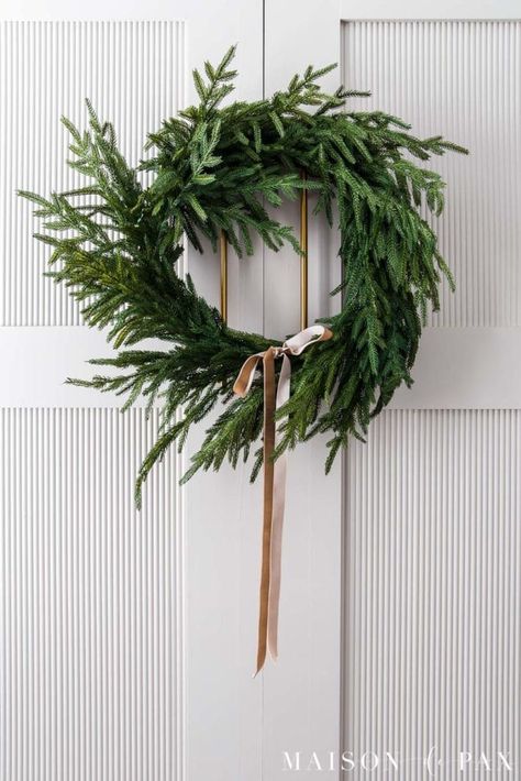 Wondering what Christmas decorations are needed? Find out the best essential holiday decor to allow you to mix and match for years and years. #christmasdecor #holidaydecor Simple Christmas Wreath Ideas, Best Christmas Trees, Realistic Christmas Trees, Holiday Garland, Faux Christmas, Christmas Decorating Ideas, Holiday Greenery, Christmas Door Wreaths, Holiday Garlands