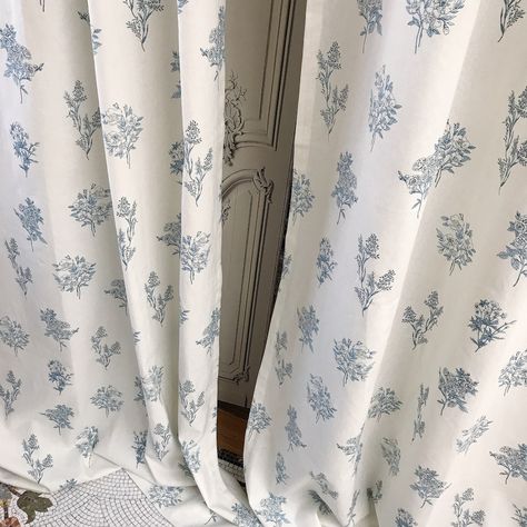 This Gardinen item by enapremium has 1963 favorites from Etsy shoppers. Ships from Korea, Republik. Listed on 01. Jun 2023 Blue Floral Curtains, Couch Room, Mood Patterns, Flower Curtains, Ivory Curtains, Bedroom Beautiful, Nursery Bathroom, Store Cupboard, Star View