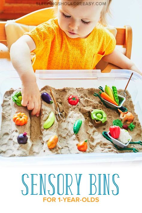 Looking for easy, DIY sensory bins for 1 year old kids? Take a look at these bin ideas for toddlers to get their hands on! Diy Farm Sensory Bin, Sensory Bin For 20 Month Old, Sensory Bin For 2 Year, Sensory Bins For 12 Month Olds, Sensory Bins For 15 Month Old, Sensory Bin 15 Month Old, Farm Sensory Bin Toddlers, Play For One Year Old, Sensory Table For One Year Old