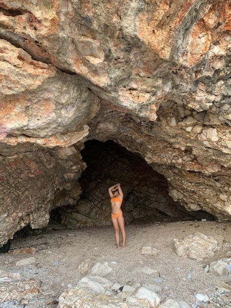 Beach Cave Photoshoot, Cave Photoshoot, Pose Idea, Maternity Photos, Photo Inspo, Pregnancy Photos, Beach Pictures, Cute Pictures, Photography