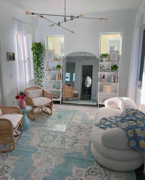 California Room Aesthetic, Costal Apartments Aesthetic, Beachcore Room, Soft Beach Room Aesthetic, Beach Core Room, Beachy College Apartment, Living Room Designs Beach, Beachy Apartment Aesthetic, Beachy Coquette Room