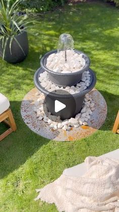 Diy Tiered Fountain, Rock Fountains Outdoor, Diy Fountains Backyard, Water Fountains Outdoor Diy, Diy Fountain Ideas, Outdoor Fountain Ideas, Homemade Water Fountains, Backyard Water Fountains, Diy Solar Fountain