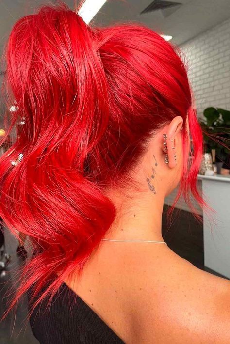 55 Red Hair Colors for Various Skin Tones | LoveHairStyles.com Bright Red Hair Color, Red Hair Color Shades, Red Hair Looks, Red Hair Inspiration, Red Hair Inspo, Dyed Red Hair, Bright Red Hair, Pretty Hair Color, Bright Hair