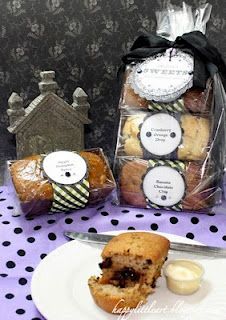 A Trio of Treats!!-Love This Packaging Idea Packaging Scones For Gifts, Banana Loaf Packaging Ideas, Cake Wrapping Ideas Packaging, Loaf Cake Packaging Ideas, Christmas Tokens, Bakery Boxes Packaging, Food Gifts Wrapping, Mini Bread Loaves, Outreach Marketing