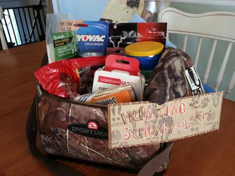 Gift idea for a husband who is a hunter! Pack it with snacks, hand warmers, gloves/hat, flashlight and maybe a couple small hunting tools. Hunting Gift Basket Ideas, Hunting Gift Basket, Fishing Gift Basket, Easy Homemade Christmas Gifts, Diy Stocking Stuffers, Romantic Gifts For Him, Raffle Baskets, Pasta Primavera, Christmas Gifts For Couples