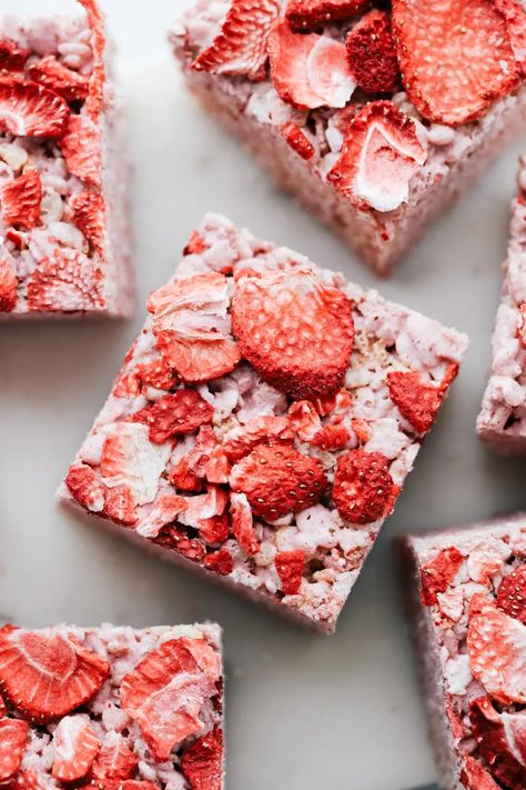 Strawberry Rice Krispie Treats. Rice Krispie Treats Photography, Savory Rice Crispy Treats, Rice Crispy Flavors, Cloud Rice Krispie Treats, Gourmet Rice Krispies, Pretty Rice Krispie Treats, Decorated Rice Crispy Treats, Pretty Rice Crispy Treats, Rice Crispy Treat Flavors