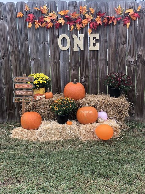 Fall 1st Birthday Ideas Pumpkin Patch Birthday Party, 1st Birthday Ideas, Pumpkin Patch Birthday, Fall First Birthday, Pumpkins Ideas, Fall 1st Birthdays, Pumpkin Patch Party, Halloween First Birthday, Halloween 1st Birthdays