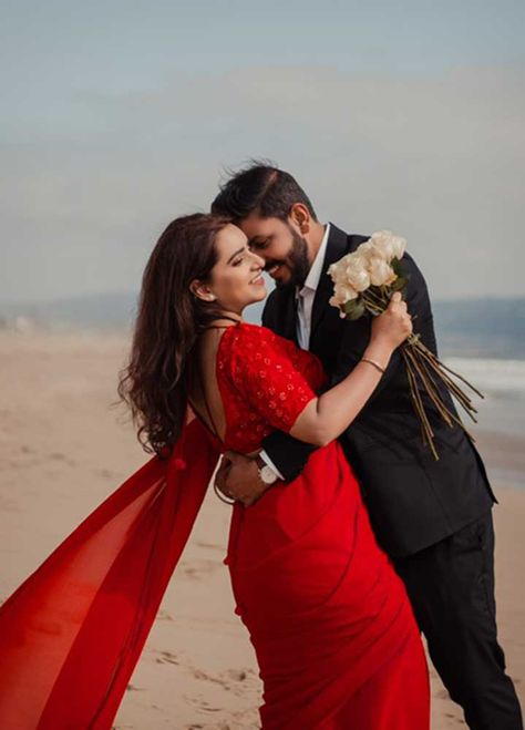 Anniversary Photoshoot Ideas Outfits, Bride In Red Lehenga, Anniversary Photography Poses, Rings Models, Pre Wedding Photoshoot Beach, Pre Wedding Photoshoot Props, Pre Wedding Photoshoot Outfit, Pre Wedding Videos, Indian Wedding Photography Couples