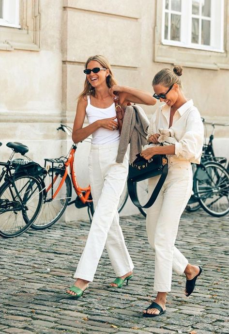 25 Best White Jeans — Summer Outfit Idea Model Street Style — Scandinavian Street Style Best White Jeans, Mode Dope, Mode Shoes, White Jeans Outfit, Workwear Essentials, Mode Inspo, 가을 패�션, Looks Style, Spring Summer Outfits