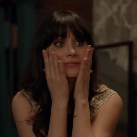 Zoe Deschanel 500 Days Of Summer, Zoey Deschanel Icons, Pretty Actors Women, Jess Day Icon, Zoey Deschanel Aesthetic, Zooey Deschanel Aesthetic, 500 Days Of Summer Pfp, Summer 500 Days Of Summer, Zoe Aesthetic