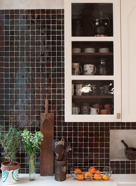 50 Kitchen Backsplash Design Ideas - Modern Kitchen Backsplashes - Dwell Brown Tile Backsplash, Brown Kitchen Tiles, Moroccan Tile Backsplash, Black And White Backsplash, White Kitchen Renovation, Natural Stone Backsplash, Modern Kitchen Backsplash, Backsplash Tile Design, Black Backsplash