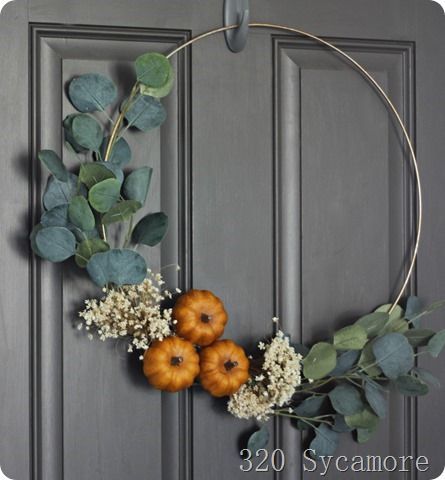 fall pumpkin eucalyptus simple gold hoop wreath Fall Flowers Front Porch, Diy Projects For Fall, Gold Hoop Wreath, Wreath With Pumpkins, Easy Fall Wreaths, Wreath Pumpkin, Fleurs Diy, Flower Bar, Fall Deco