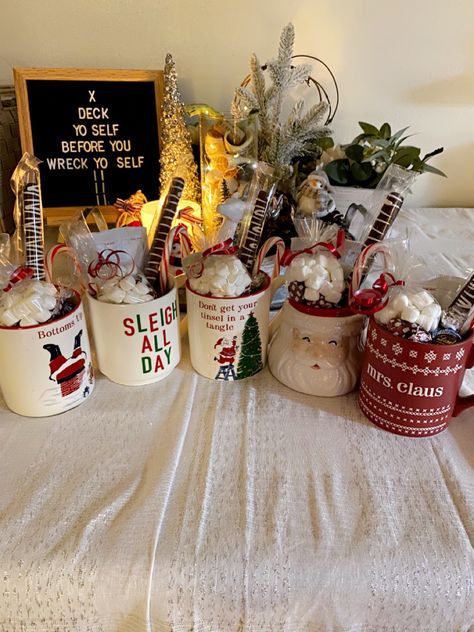 Hot Chocolate Present, Hand Crafted Christmas Gift Ideas, Hot Chocolate Box Gift Ideas, Hot Chocolate Basket Ideas, Hot Chocolate Mugs Gift, Christmas Work Gifts, Hot Chocolate Gift Basket Ideas, Hot Chocolate Christmas Gift, Christmas Gift Ideas For Neighbors