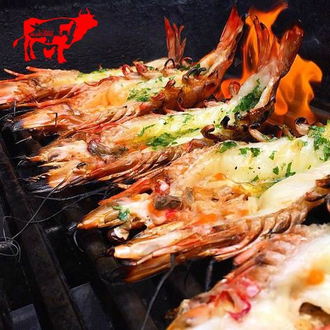 BBQ'd King Prawns Grilled Jumbo Prawns, Toad Wizard, King Prawn Recipes, Bbq Prawns, Raw Prawns, Prawn Dishes, King Prawns, Grilled Prawns, Prawn Recipes