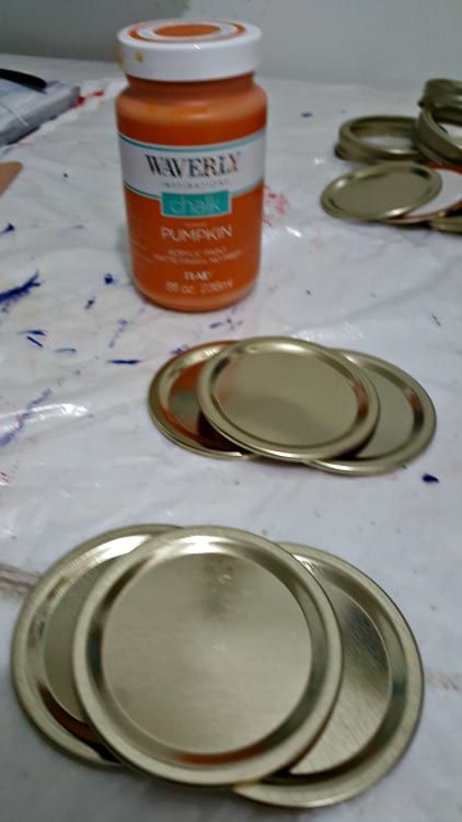 Canning Ring Pumpkin Diy, Canning Flats Crafts, Jar Lid Pumpkins, Canning Lid Pumpkin, Mini Wreath Ornaments, Canning Ring Pumpkin, Mason Jar Lids Crafts, Lid Crafts, Jar Lid Crafts