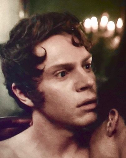 Edward Philippe Mott in AHS My Roanoke Nightmare. (What could Evan Peters be thinking of while doing this love scene with Guiness?....) Evan Peters Roanoke, Edward Mott, Dr Evans, Evan Peter, Peter Maximoff, Bright Side Of Life, Love Scenes, Young Actors, Evan Peters