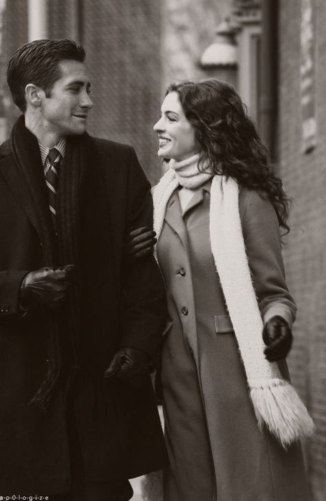 Love and Other Drugs (2010) Maggie and Jamie // Anne Hathaway and Jake Gyllenhaal Jake Gyllenhaal Love And Other, Movie Couples Aesthetic, Maggie Murdock, Anne Hathaway Love And Other, Anne Hathaway Wallpaper, Jake Gyllenhaal Wallpaper, Maggie And Jake Gyllenhaal, Jake Gyllenhaal Anne Hathaway, Cinema Pictures