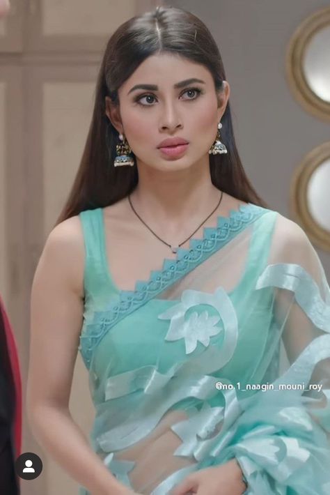 Mouni Roy Saree, Lainey Molnar, Mouni Roy Dresses, Mouni Roy, Saree Fashion, Fancy Sarees Party Wear, Saree Designs Party Wear, Indian Dresses Traditional, Stylish Sarees