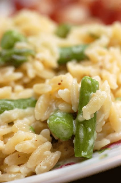 Orzo With Asparagus, Creamy Orzo, Parmesan Asparagus, Think Food, Asparagus Recipe, Side Recipes, Orzo, Tortellini, Comfort Foods