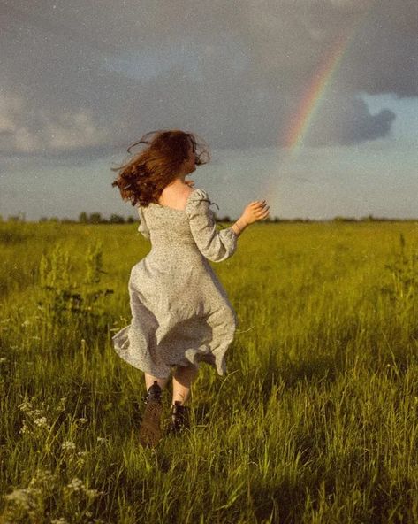 Person Sitting In Flower Field, People In Flower Fields, Laying In The Grass Aesthetic, Ingenue Archetype, Meadow Photoshoot, Maiden Archetype, Woman In A Field, Frolicking In A Field, Country Core