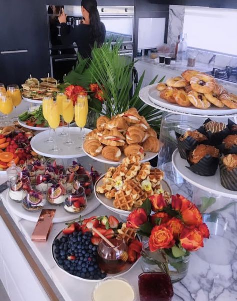 Bridal Breakfast, Luxury Brunch, Brunch Catering, Creative Catering, Catering Food Displays, Breakfast Platter, Brunch Spread, Champagne Brunch, Wedding Brunch