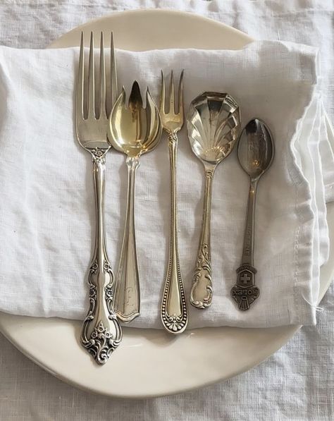 Cutlery Aesthetic, Art Final, Dinner Room, House Aesthetic, Irish Celtic, Art Theme, Character Drawing, Aesthetic Pictures, Drawings