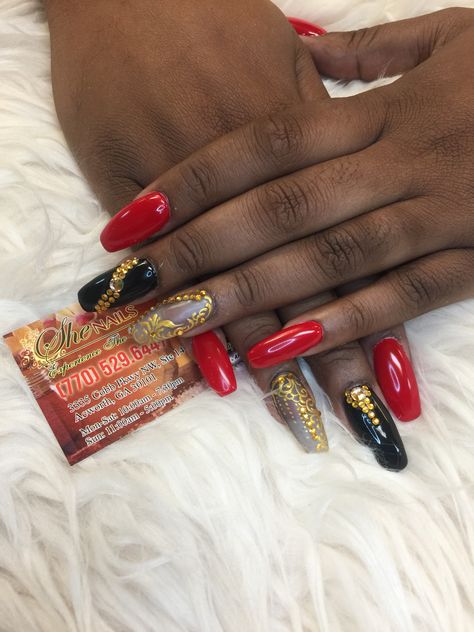 Red And Black And Gold Nails, Black Red And Gold Nail Designs, Black Gold And Red Nails, Red And Black Foil Nails, Gold Red Black Nails, Black Red Gold Nails Art Designs, Gold Acrylic Nails, Water Color Nails, Glass Nail File