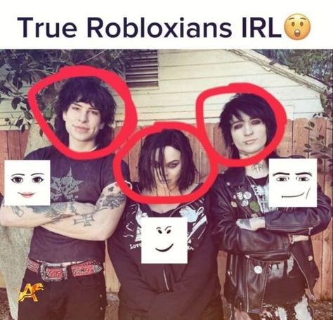 Jake Weber, Johnnie Guilbert, Goofy Pictures, Emo Guys, Mia 3, Roblox Funny, Roblox Memes, Very Funny Pictures, Silly Pictures