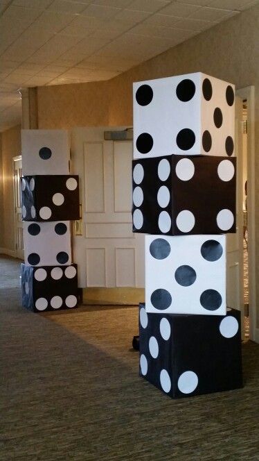 Monopoly Halloween Decorations, Banquet Games Ideas, Game Night Event Decor, Game Night Backdrop, Diy Game Night Decorations, Game Show Theme Party, Game Show Party Decorations, Board Game Homecoming Theme, Monopoly Party Ideas