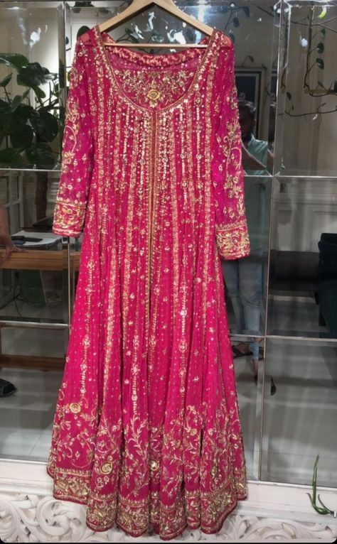 Pink Fancy Dress, Nikah Outfit, Desi Fits, Red Bridal Dress, Pakistani Formal Dresses, Pakistani Suit, Elegante Y Chic, Bridal Dresses Pakistan, Pakistani Wedding Outfits