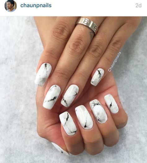 White Marble Nails, Matte Make Up, Marble Acrylic Nails, Stile Kylie Jenner, Unghie Sfumate, Water Nails, Marble Nail Designs, Nagellack Trends, Marble Nail Art