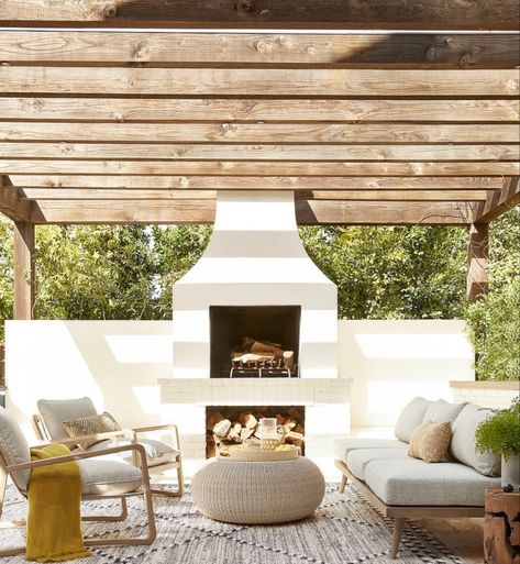 Outdoor fireplace and sitting area Outdoor Styling, Casa Exterior, Lulu And Georgia, Outdoor Living Room, French Country Cottage, Outdoor Chair, Living Room Shop, Indoor Outdoor Rug, Table Vintage