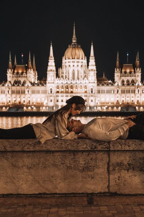 Love couple Fisherman Bastion Budapest Photoshoot, Budapest Engagement Photos, Budimpesta Photography, Photo Ideas Budapest, Budapest Photoshoot, Budapest Photo Ideas, Budapest Vacation, Budapest Parliament, Vienna Austria Travel