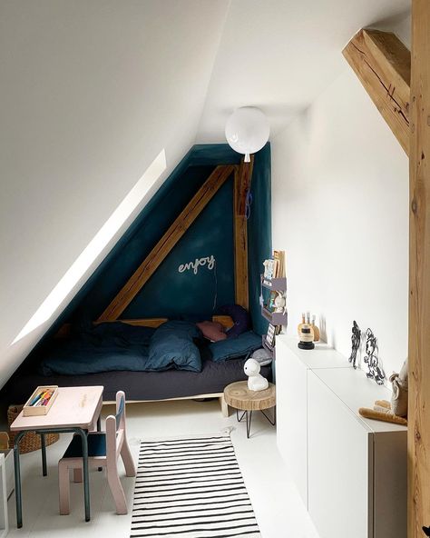 Two Bedrooms In Attic, Small Eaves Bedroom, Small Bedroom Under Roof, Small Finished Attic Ideas, Guest Bedroom Attic, Tiny Attic Room Ideas, Attic Boys Bedroom, Kids Loft Room, Small Attic Bedroom Ideas For Teens