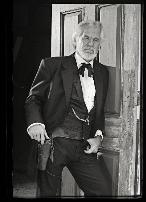 Kenny Rogers Gambler Kenny Rogers Costume, Blast To The Past, Halsey Singer, Best Barbecue Sauce, Islands In The Stream, Old Country Music, Alice Faye, Kenny Rogers, Shadow Photos